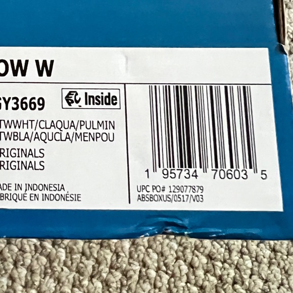 NEW Adidas Low Court women’s  size 6, with aqua stripes basketball shoe - Picture 3 of 11